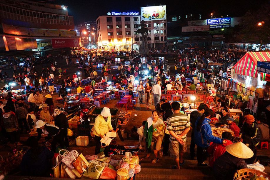Chợ đêm Sapa họp vào các buổi tối cuối tuần